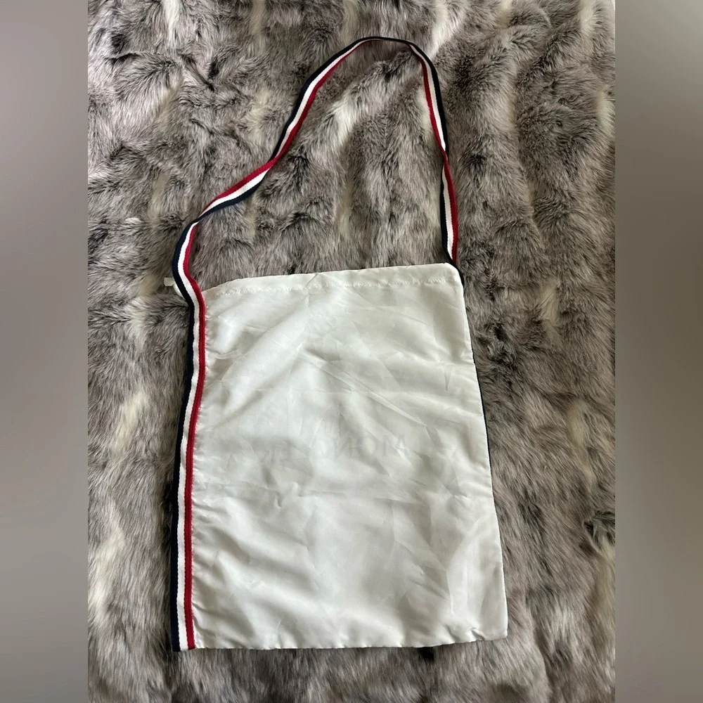 NWOT Moncler White Nylon Ribbon Trim Drawstring Logo crossbody bag